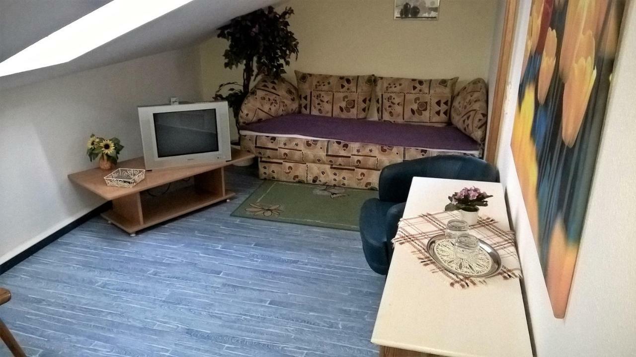 Pension-roexe Guest house *